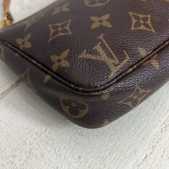Louis Vuitton Pouch Bag Pochette Monogram ✅COA Included - Picture 5 of 16
